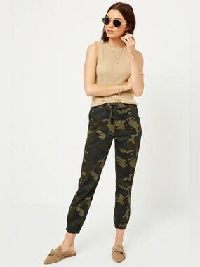 NWT - Hayden Los Angeles Camo Drawstring Jogger Pants - Size L
